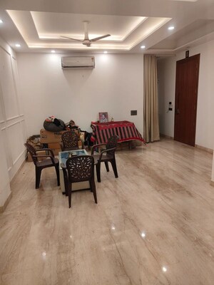 Parking in 3 BHK Builder Floor at Malviya Nagar – for Sale