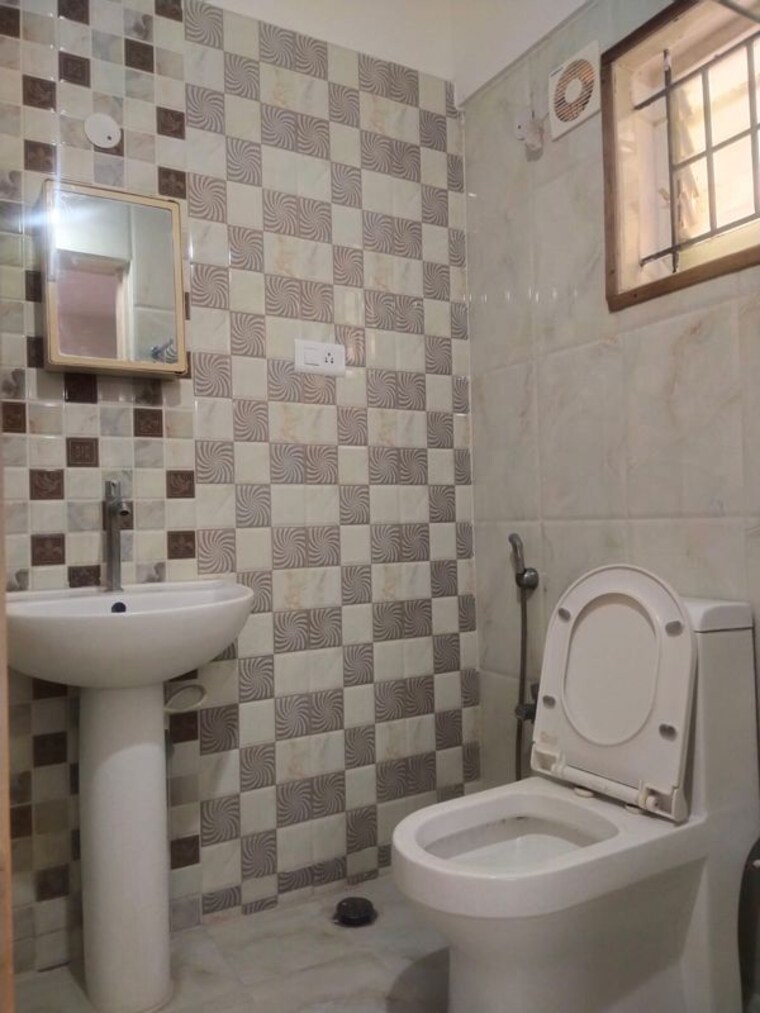 Bathroom, mc-sarovar 2 Bedroom 1142 Sq.Ft. Apartment In Kr Puram Bangalore 9955172
