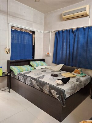 Bedroom in 2 BHK Apartment at Bandra West – for Rent