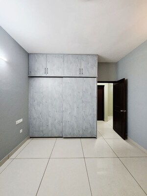 Room in 3 BHK Apartment at Prestige Lakeside Habitat, Varthur – for Rent