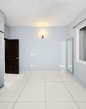 Room in 3 BHK Apartment at Prestige Lakeside Habitat, Varthur – for Rent