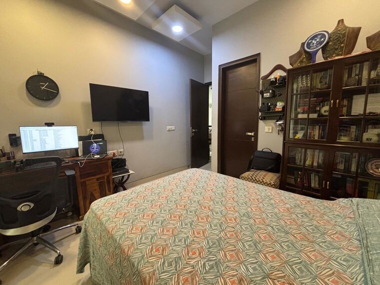 Bedroom, vipul-world-floors 3 Bedroom 240 Sq.Yd. Builder Floor In Sector 48 Gurgaon 10338665