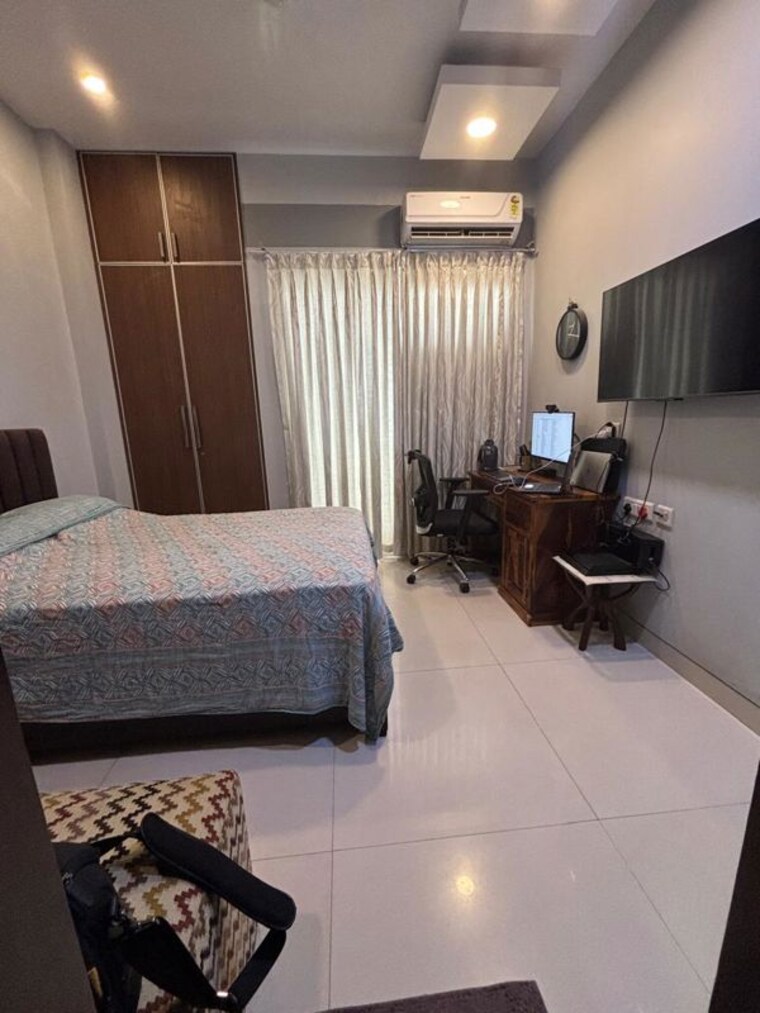 Bedroom, vipul-world-floors 3 Bedroom 240 Sq.Yd. Builder Floor In Sector 48 Gurgaon 10338665