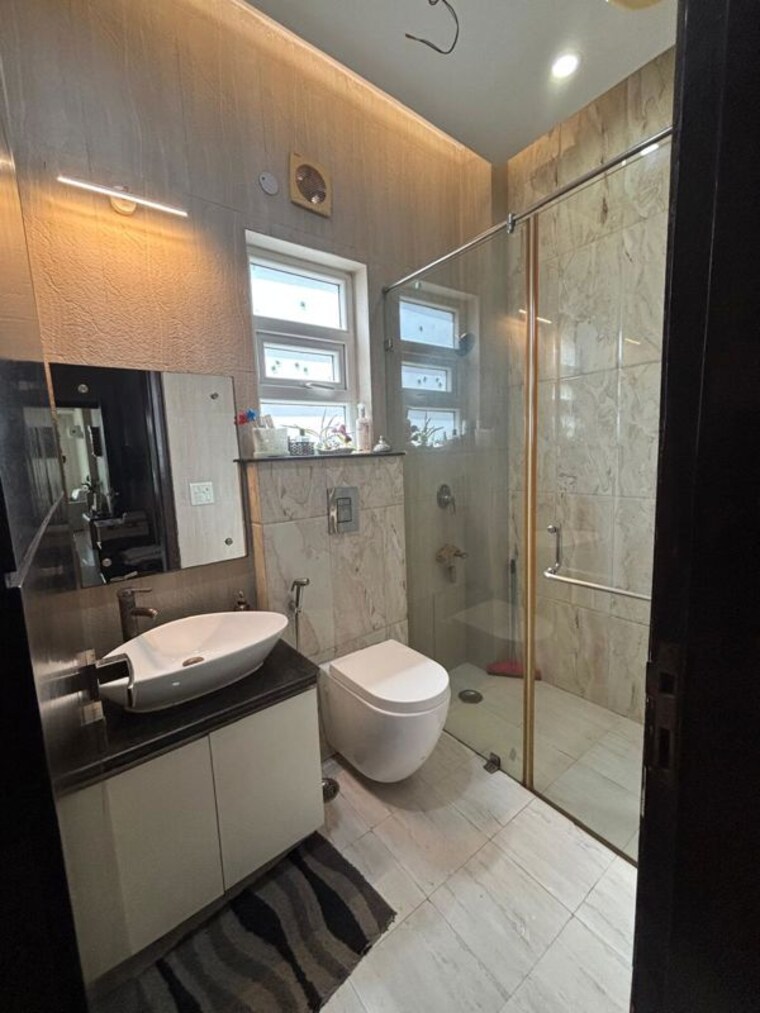 Bathroom, vipul-world-floors 3 Bedroom 240 Sq.Yd. Builder Floor In Sector 48 Gurgaon 10338665