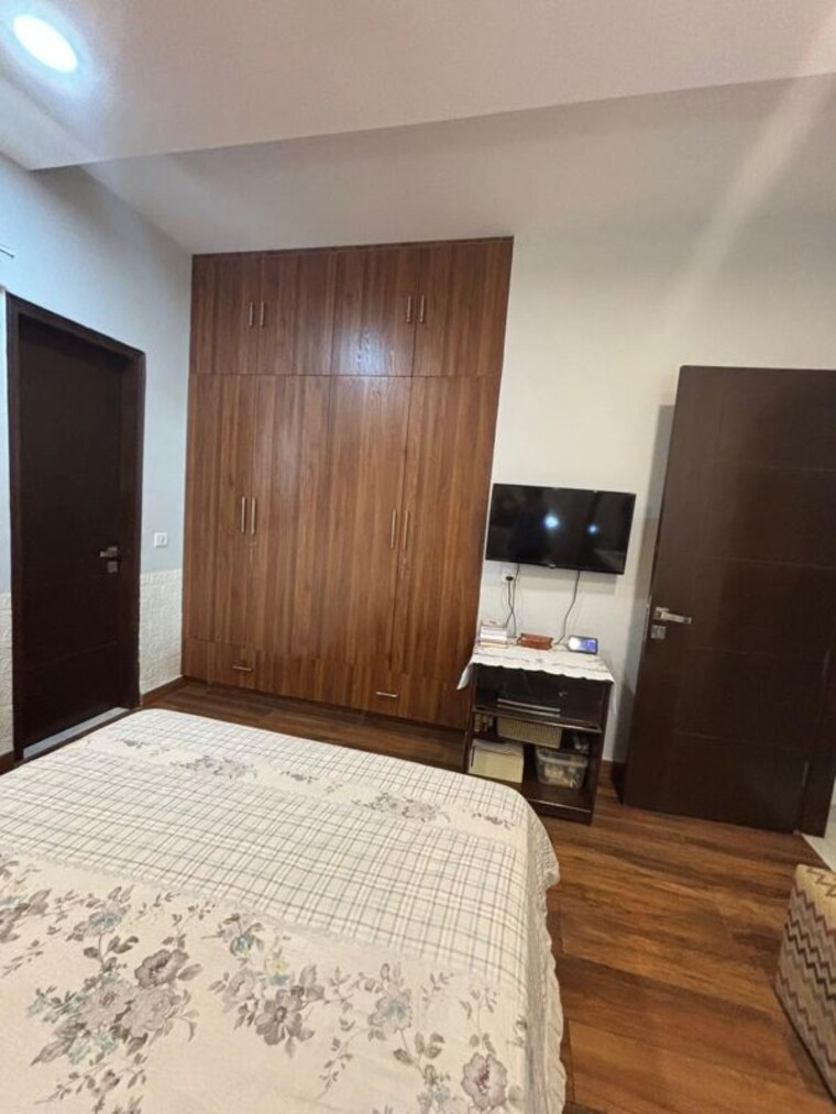 Bedroom, vipul-world-floors 3 Bedroom 240 Sq.Yd. Builder Floor In Sector 48 Gurgaon 10338665