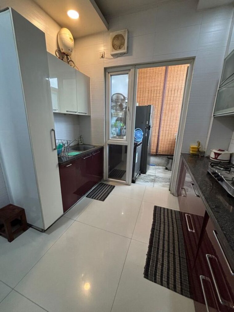 Kitchen/pantry, vipul-world-floors 3 Bedroom 240 Sq.Yd. Builder Floor In Sector 48 Gurgaon 10338665