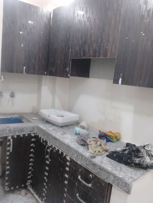 Kitchen in 1.5 BHK Builder Floor at Chuna Mandi – for Rent