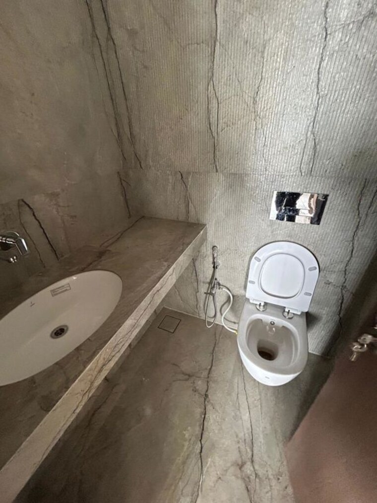 Bathroom, jai-mansarovar-chs 3.5 Bedroom 2000 Sq.Ft. Apartment In Padma Nagar Thane 10338694