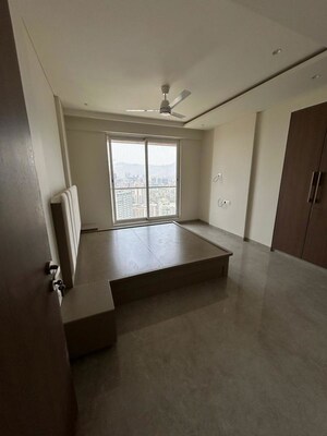 Room in 3.5 BHK Apartment at Jai Mansarovar CHS, Padma Nagar – for Rent