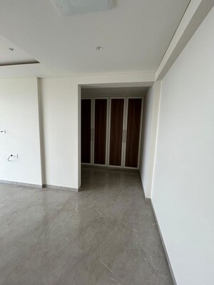 Room in 3.5 BHK Apartment at Jai Mansarovar CHS, Padma Nagar – for Rent