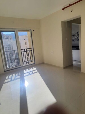 2 BHK Apartment For Sale in Kalpataru Immensa B, Kolshet Road