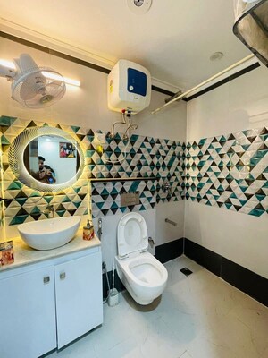 Team Area in 3 BHK Apartment at Saket – for Rent