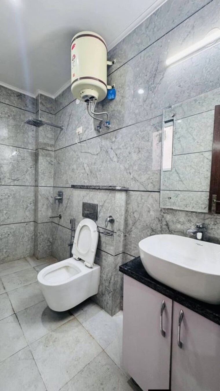 Bathroom, saket 3 Bedroom 1500 Sq.Ft. Apartment In Saket Delhi 10338719