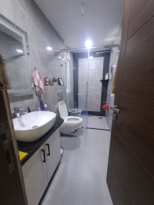 Team Area in 3 BHK Apartment at Saket – for Rent