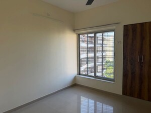Room in 3 BHK Apartment at Kalpataru Hills Phase II, Manpada – for Rent