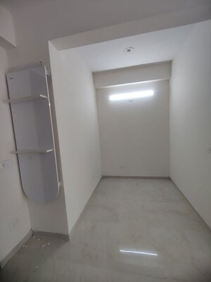 Room in 2.5 BHK Builder Floor at Smart World Gems, Sector 89 – for Rent