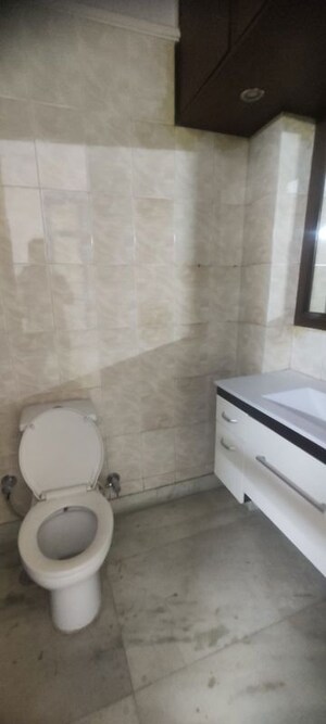 Bathroom in 3 BHK Apartment at Malviya Nagar – for Rent