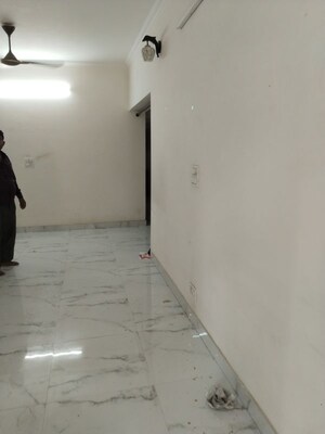 Room in 3 BHK Builder Floor at Sarita Vihar – for Rent