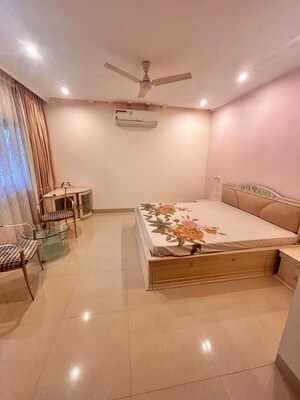 Bedroom in 3 BHK Apartment at Juhu – for Rent