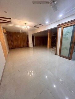 3 BHK + Pooja Room Apartment For Rent in Juhu
