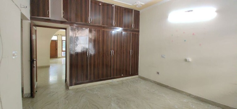 Room, sector 21 6 Bedroom 3500 Sq.Ft. Independent House In Sector 21 Panchkula 10338833