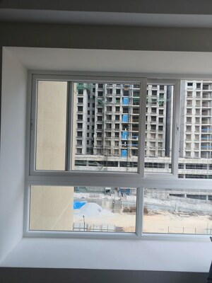 Room in 3.5 BHK Apartment at Bhartiya Nikoo Homes, Thanisandra Main Road – for Rent