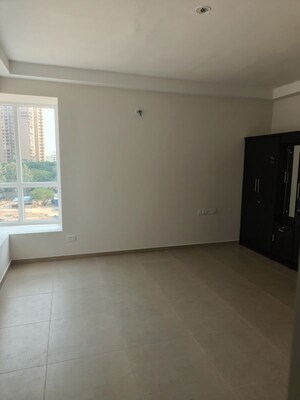 Room in 3.5 BHK Apartment at Bhartiya Nikoo Homes, Thanisandra Main Road – for Rent