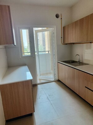Room in 3.5 BHK Apartment at Bhartiya Nikoo Homes, Thanisandra Main Road – for Rent