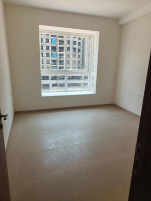 Room in 3.5 BHK Apartment at Bhartiya Nikoo Homes, Thanisandra Main Road – for Rent