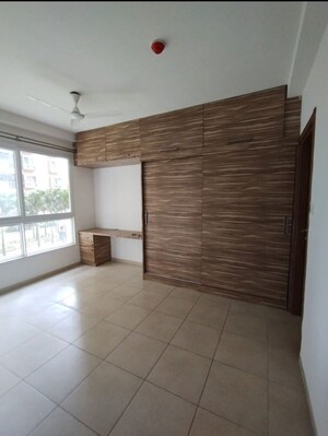 Room in 3.5 BHK Apartment at Bhartiya Nikoo Homes, Thanisandra Main Road – for Rent