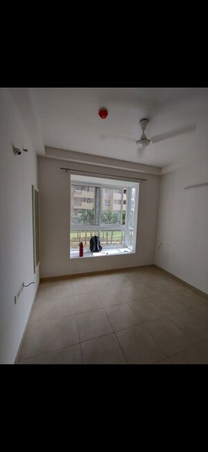 Room in 3.5 BHK Apartment at Bhartiya Nikoo Homes, Thanisandra Main Road – for Rent