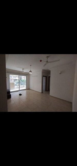 Room in 3.5 BHK Apartment at Bhartiya Nikoo Homes, Thanisandra Main Road – for Rent