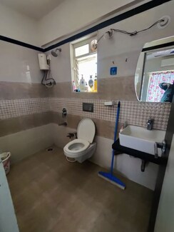 1 BHK + Servant Room Apartment For Rent in Metropolis Bayside