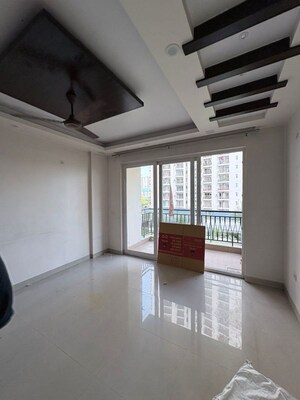 Living Room in 3.5 BHK Apartment at Shalimar Oneworld Vista, Gomti Nagar – for Rent