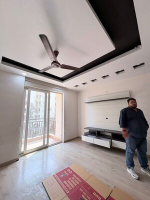 Bedroom in 3.5 BHK Apartment at Shalimar Oneworld Vista, Gomti Nagar – for Rent