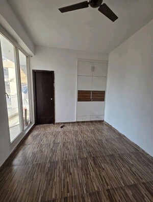 Room in 2 BHK Apartment at ACE Platinum, Zeta I Greater Noida – for Rent