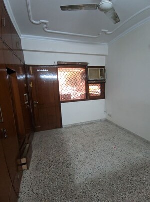 Room in 2 BHK Apartment at Eros Southend Apartments, Charmwood Village – for Sale