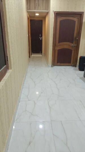 Room in 2 BHK Independent House at Gomti Nagar – for Rent
