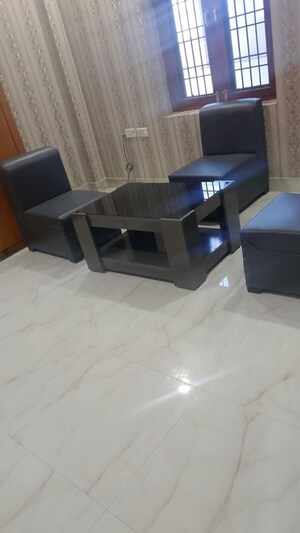 Team Area in 2 BHK Independent House at Gomti Nagar – for Rent