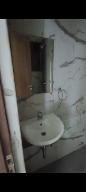 Bathroom in 2.5 BHK Apartment at Sheth Auris Bliss, Malad West – for Rent