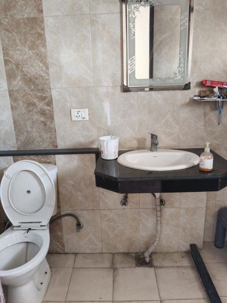 Bathroom, land-craft-golf-links-apartment-phase-2 2 Bedroom 1135 Sq.Ft. Apartment In Pandav Nagar Ghaziabad 10338926