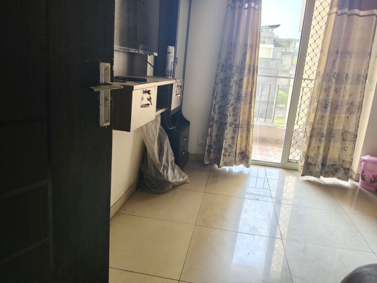 Living Room, land-craft-golf-links-apartment-phase-2 2 Bedroom 1135 Sq.Ft. Apartment In Pandav Nagar Ghaziabad 10338926