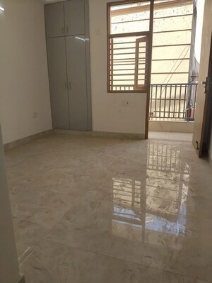 Room in 2 BHK Builder Floor at Neb Sarai – for Rent