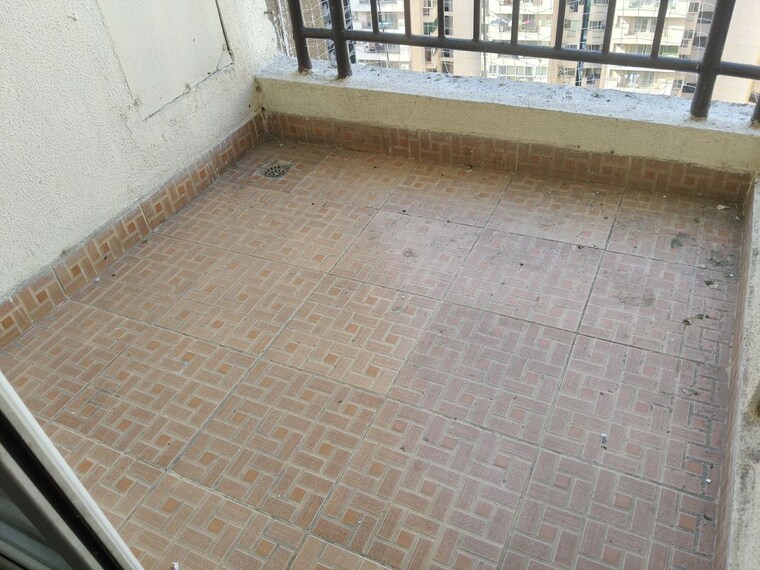 Balcony, landcraft-golf-links 2.5 Bedroom 1470 Sq.Ft. Apartment In Pandav Nagar Ghaziabad 10338943