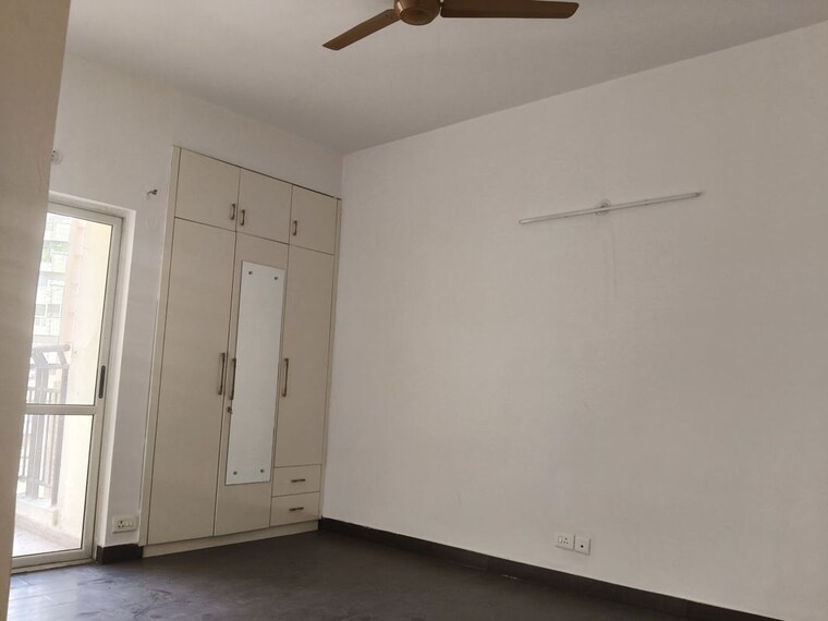 Room, landcraft-golf-links 2.5 Bedroom 1470 Sq.Ft. Apartment In Pandav Nagar Ghaziabad 10338943