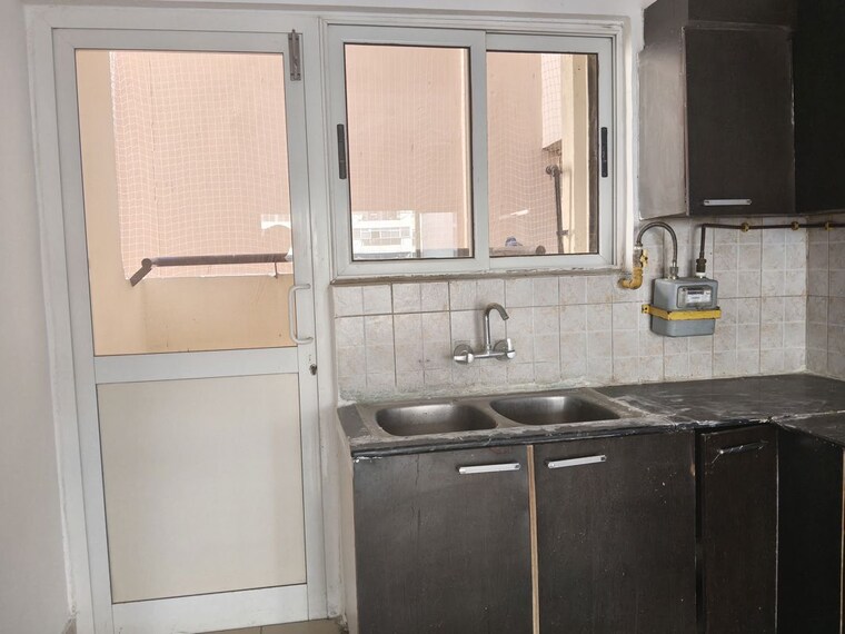 Kitchen, landcraft-golf-links 2.5 Bedroom 1470 Sq.Ft. Apartment In Pandav Nagar Ghaziabad 10338943
