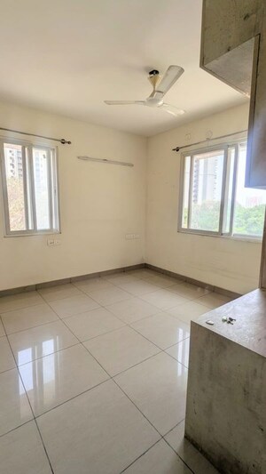 Room in 2 BHK Apartment at Prestige Ferns Residency, Harlur – for Sale