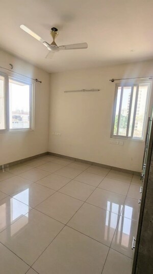 Room in 2 BHK Apartment at Prestige Ferns Residency, Harlur – for Sale