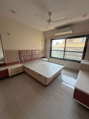 Bedroom in 3 BHK Apartment at Khar West – for Rent