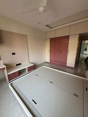 Bedroom in 3 BHK Apartment at Khar West – for Rent